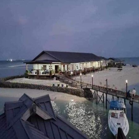 Santiri Island Resort Семпорна Екстериор снимка