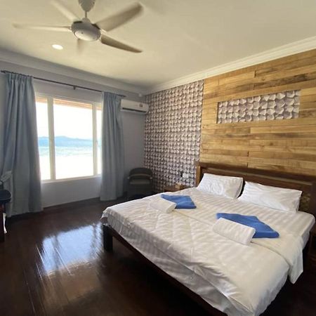 Santiri Island Resort Семпорна Екстериор снимка