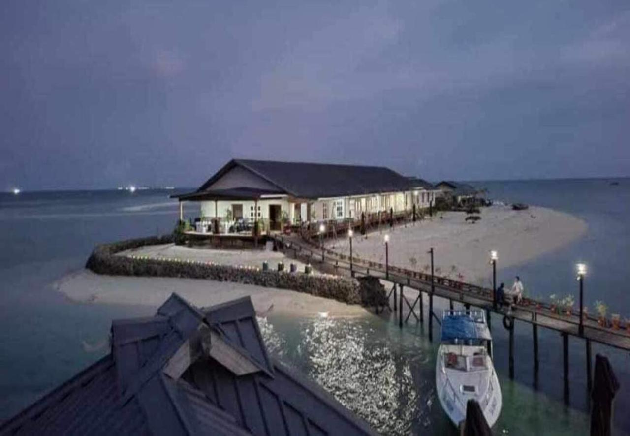 Santiri Island Resort Семпорна Екстериор снимка