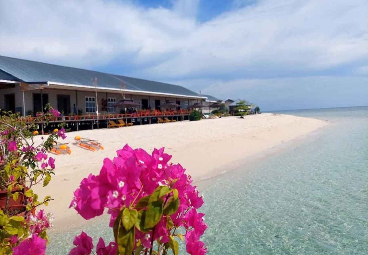 Santiri Island Resort Семпорна Екстериор снимка