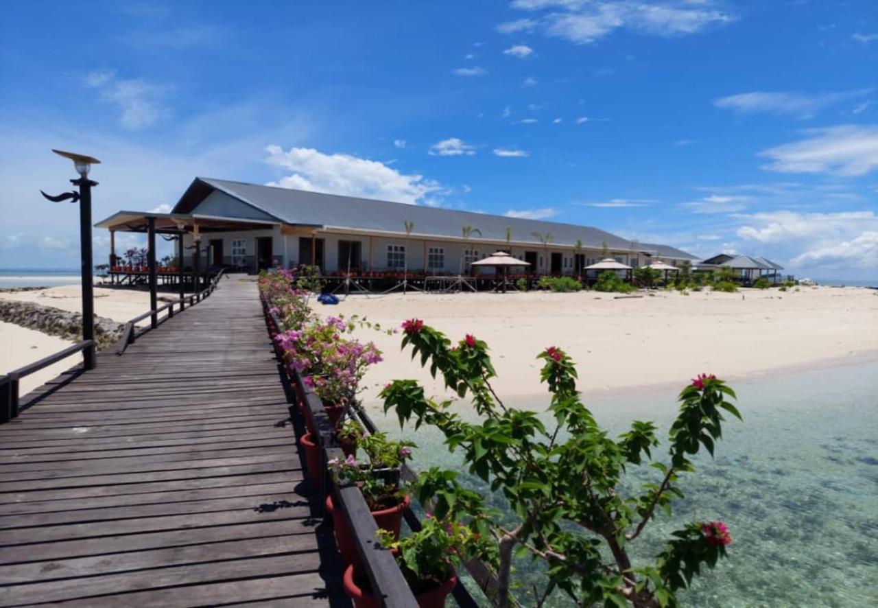 Santiri Island Resort Семпорна Екстериор снимка